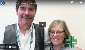 Captura de pantalla de video del voluntario de hospicio; haga clic para ver este video.